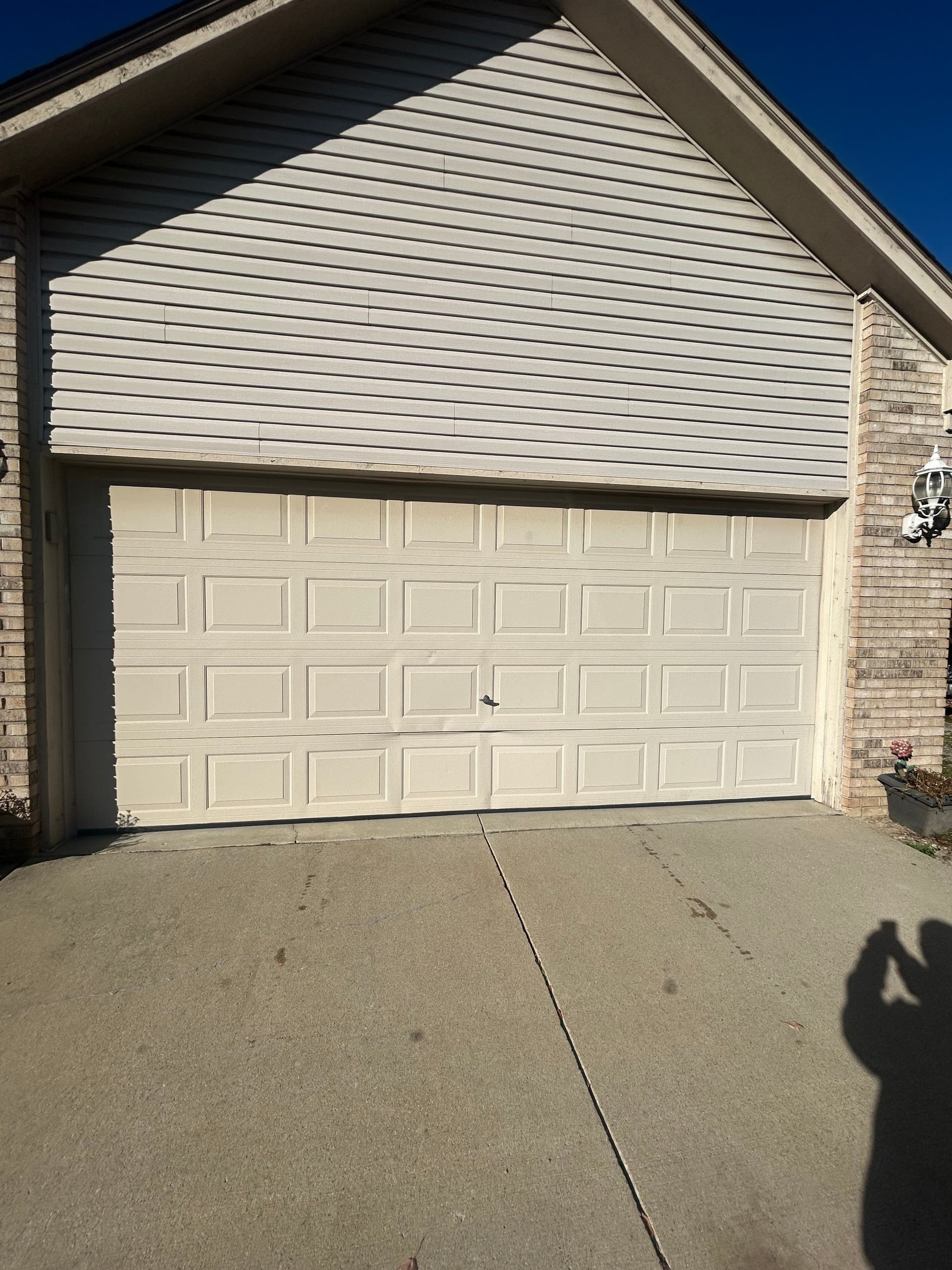 Gallery photos for Modern Garage Door Upgrade in Clinton Township: Image #1